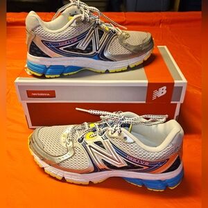 New Balance 680 V2 Womens Running sz8 Narrow Silver Blue Yellow Reflective EUC
